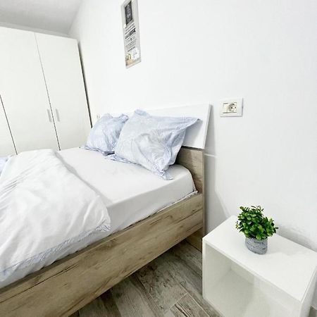 Temple 4 Apartment Bucharest Exterior photo